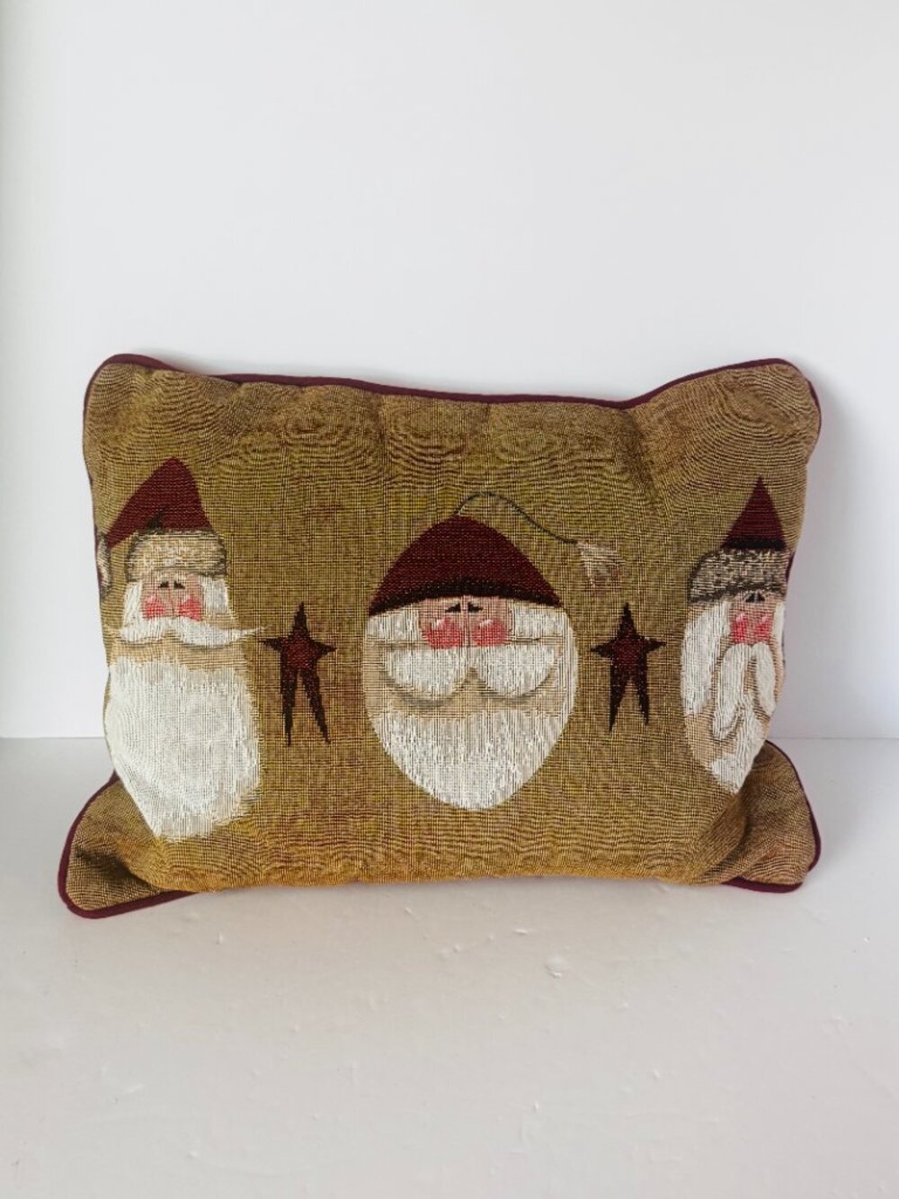 Fiddlestix Tapestry Christmas Primitive Santa 16x12" Throw Pillow Red Stars